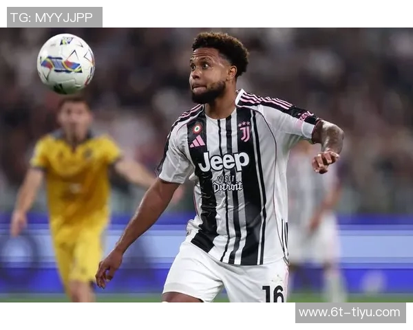 戴维近距离射门遭封堵麦肯尼头球抢点再遭扑救无缘进球